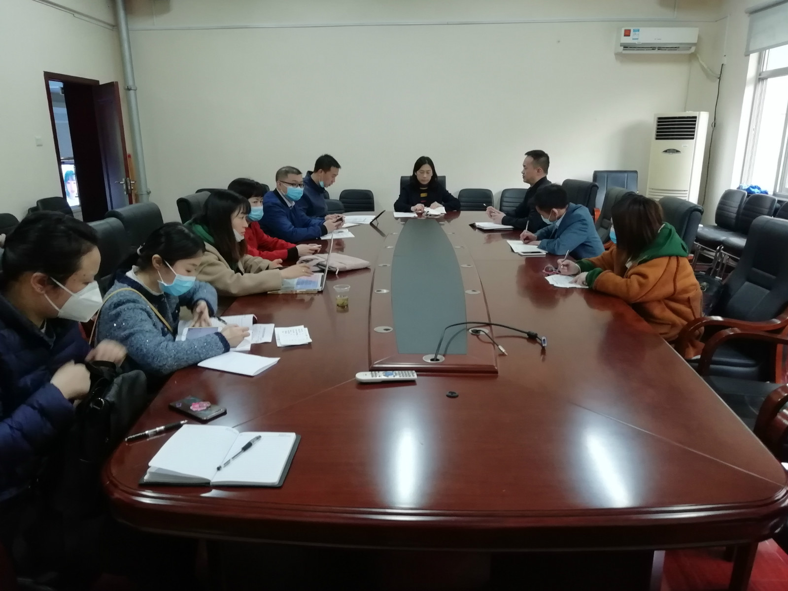 会计学院行政党支部开展“疫情防控践初心、严峻斗争担使命”主题党日活动