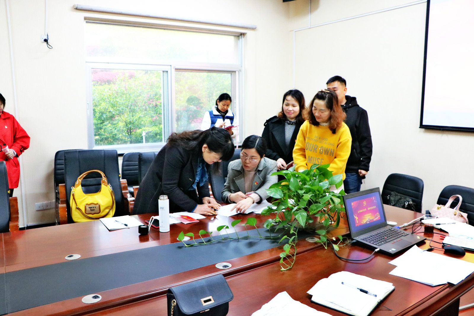 会计学院主题党日集中缴纳党费