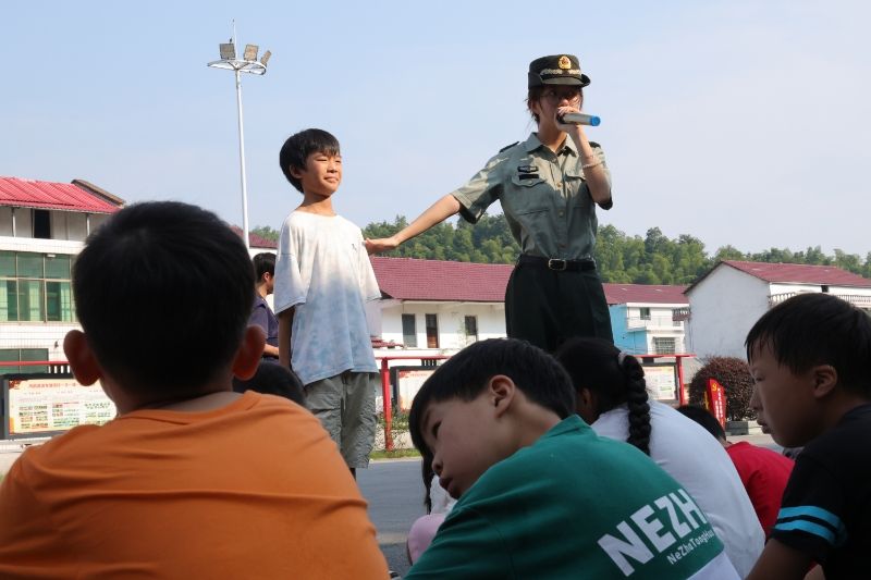 WilliamHill官方网站三下乡：童趣课堂练品格，纪律种子植心田