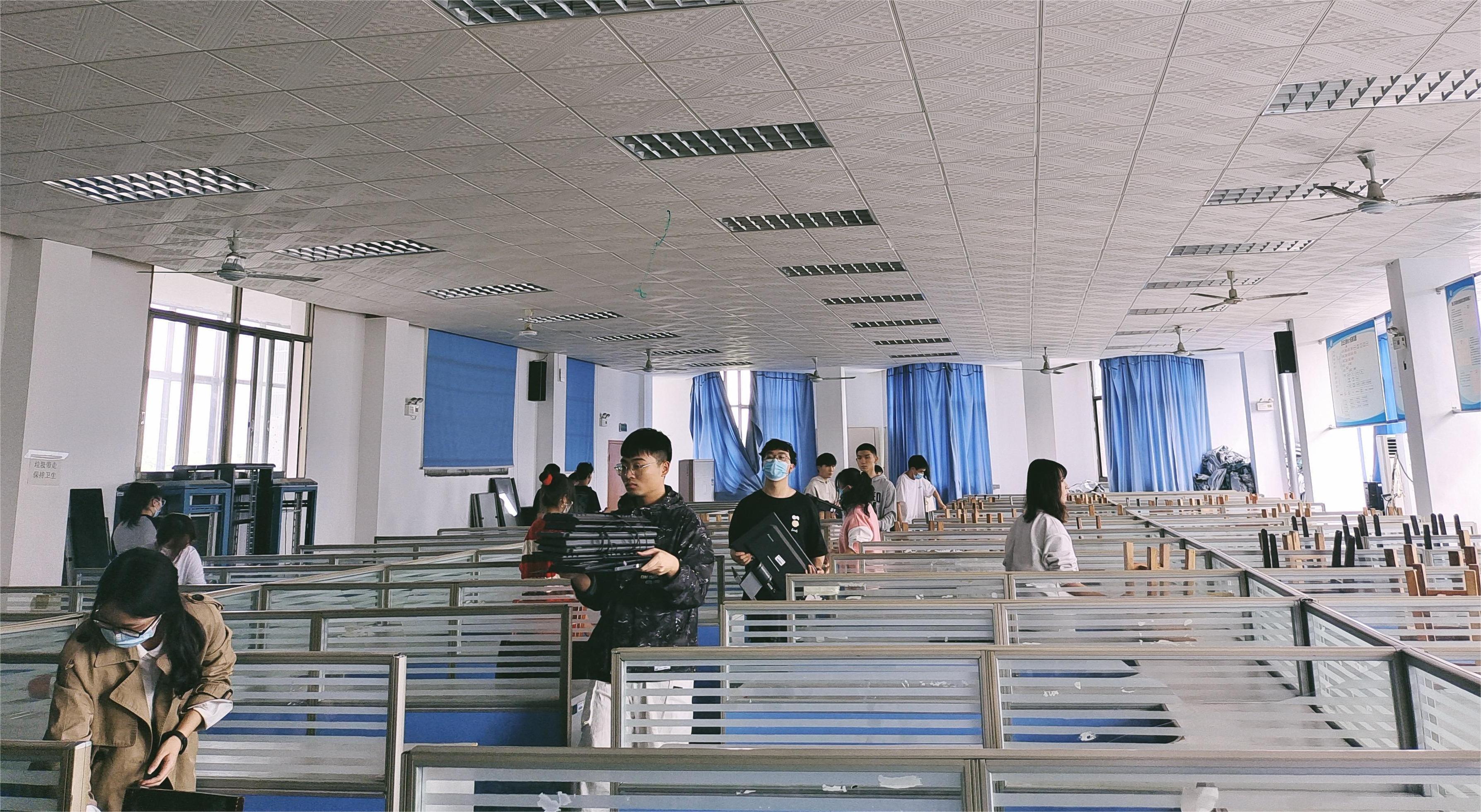 会计学院组织入党积极分子开展劳动实践活动