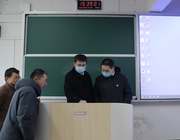 WilliamHill官方网站领导检查指导开学前准备工作